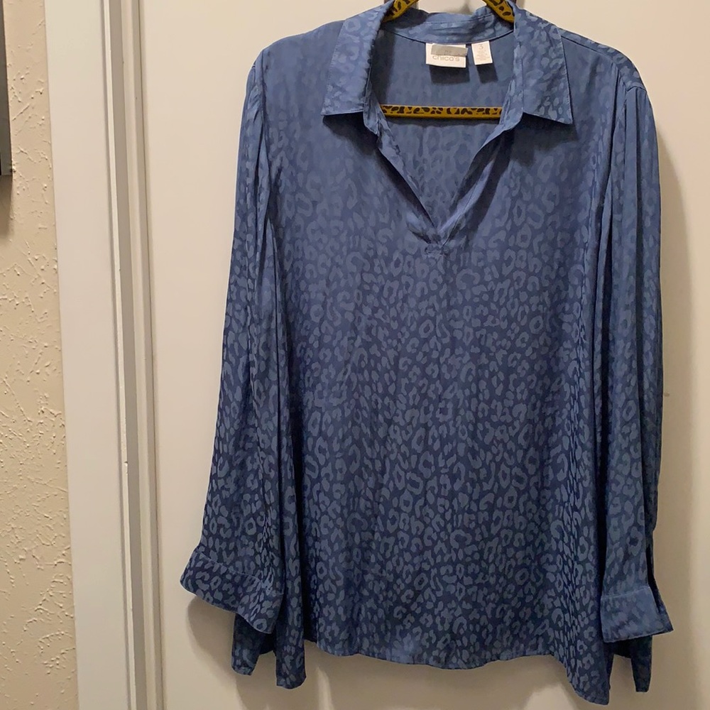 Chico’s blue tone on tone blouse